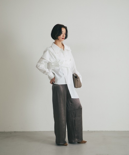 ARVELLIA（アルベリア）の「SATIN FLUID PANTS（その他パンツ・レディース・ブラック/ブラウン・M）」の8枚目の写真