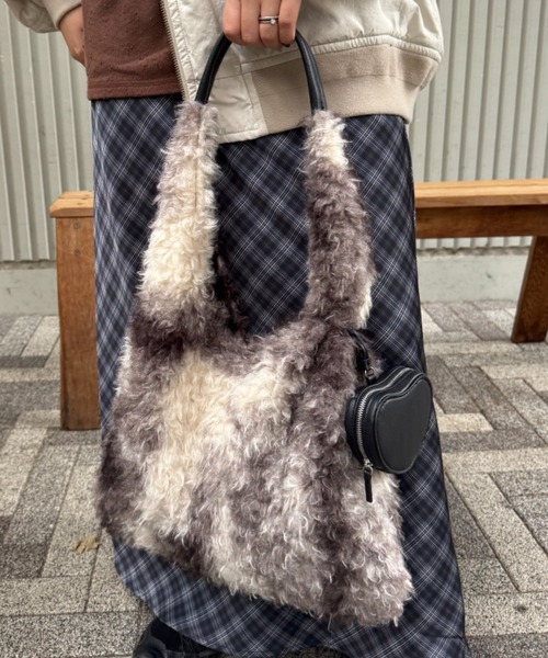 CIAOPANIC TYPY(チャオパニックティピー)の「ポーチチャーム付きミックスボアBAG(トートバッグ・レディース・ベージュ/チャコールグレー・ONE SIZE)」の3枚目の写真