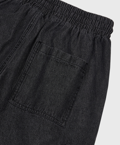 LEMAIN SECOND（リメインセカンド）の「BERMUDA WIDE ONE-TUCK CARGO DENIM SHORTS [BLACK]（その他パンツ・メンズ・その他・SMALL/MEDIUM）」の9枚目の写真