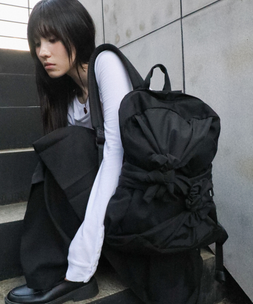 IUGAMAKARAS(イウガマカラス)の「Knotted Backpack Type A (Black)(バックパック/リュック・レディース・その他・FREE)」の4枚目の写真