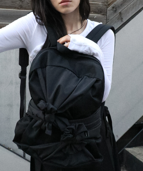 IUGAMAKARAS(イウガマカラス)の「Knotted Backpack Type A (Black)(バックパック/リュック・レディース・その他・FREE)」の5枚目の写真