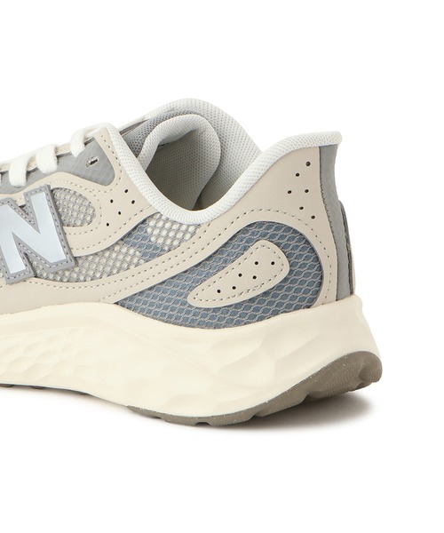 EU,US NEW BALANCE（イーユーユーエスニューバランス）の「【new balance(ニューバランス)】Fresh Foam Arishi v4（スニーカー・レディース・ブラック/グレー・25/23/24）」の11枚目の写真