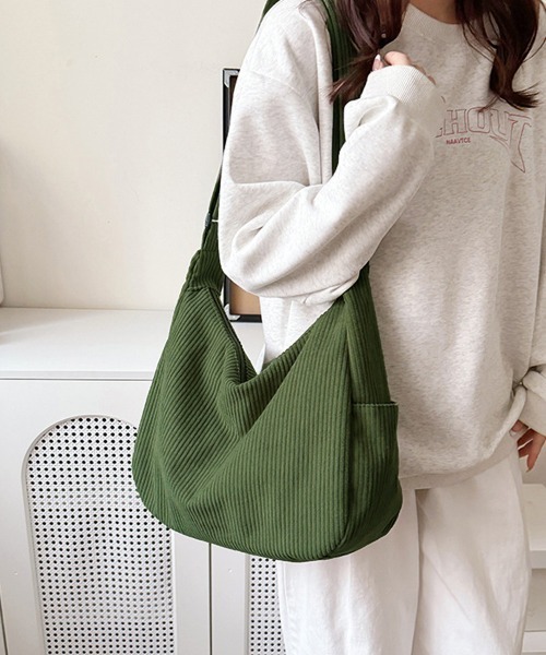 Miniministore（ミニミニストア）の「ショルダーバッグ A4 コーデュロイ（ショルダーバッグ・レディース・ブラック/アイボリー/カーキ/マスタード/グレー・FREE）」の4枚目の写真