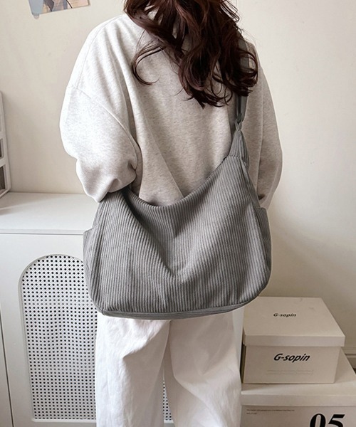 Miniministore（ミニミニストア）の「ショルダーバッグ A4 コーデュロイ（ショルダーバッグ・レディース・ブラック/アイボリー/カーキ/マスタード/グレー・FREE）」の12枚目の写真