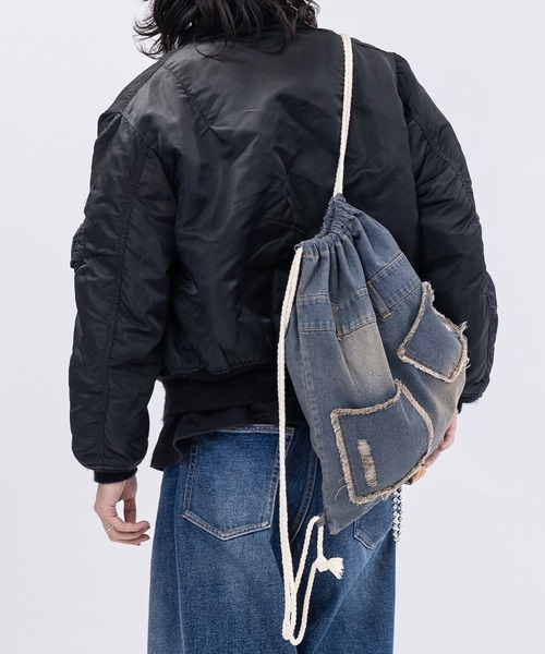 JOHN'S CLOSET（ジョンズクローゼット）の「【13】スプレー加工 デニム ナップサック（バックパック/リュック・メンズ・レオパード/カモフラージュ/ブルー/ブラック・FREE）」の22枚目の写真