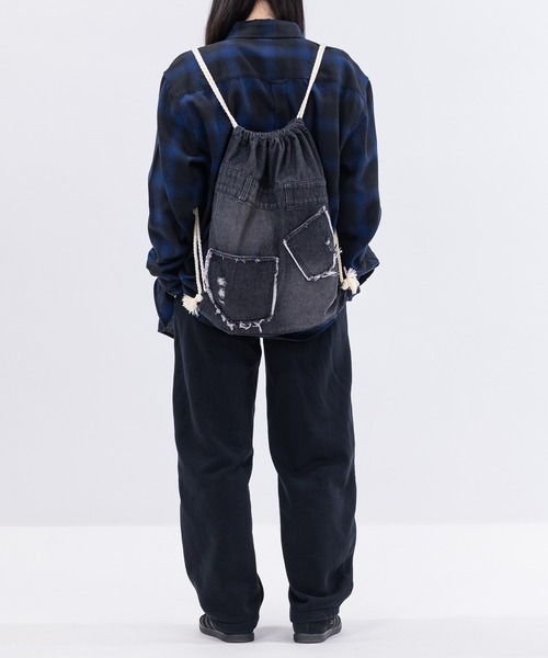 JOHN'S CLOSET（ジョンズクローゼット）の「【13】スプレー加工 デニム ナップサック（バックパック/リュック・メンズ・レオパード/カモフラージュ/ブルー/ブラック・FREE）」の17枚目の写真