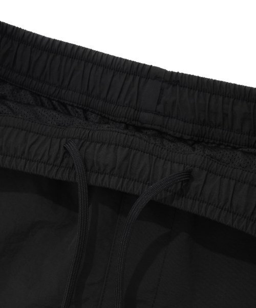 COVERNAT(カバーナット)の「ウィンドブレーカーショーツブラック(その他パンツ・レディース・その他・LARGE/MEDIUM/X-LARGE/XX-LARGE)」の4枚目の写真
