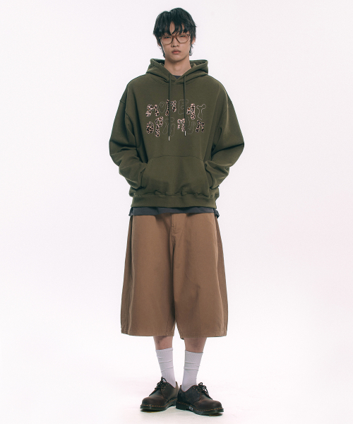 MOO(エムオーオー)の「レオパードアップリケフード - カーキ(パーカー・レディース・カーキ・MEDIUM/LARGE)」の2枚目の写真