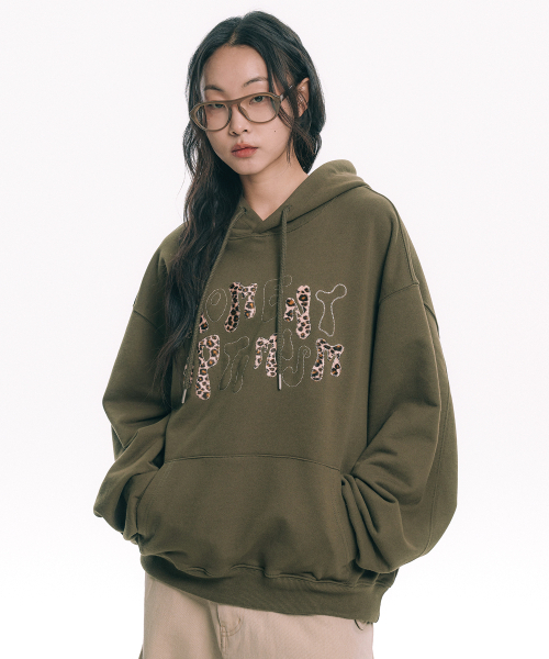 MOO(エムオーオー)の「レオパードアップリケフード - カーキ(パーカー・レディース・カーキ・MEDIUM/LARGE)」の3枚目の写真