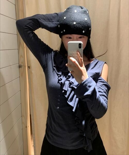 KIMZISU(キムジス)の「Diagonal Ruffle Jersey Top _ BURGUNDY(Tシャツ/カットソー・レディース・バーガンディー・SMALL/MEDIUM)」の10枚目の写真
