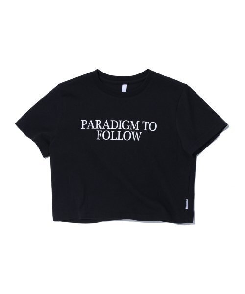 MAGOODGAN(メックウッドガン)の「ルディア 3611 レタリングスリムクロップ ブラック 半袖Tシャツ(Tシャツ/カットソー・レディース・その他・MEDIUM/SMALL)」の1枚目の写真