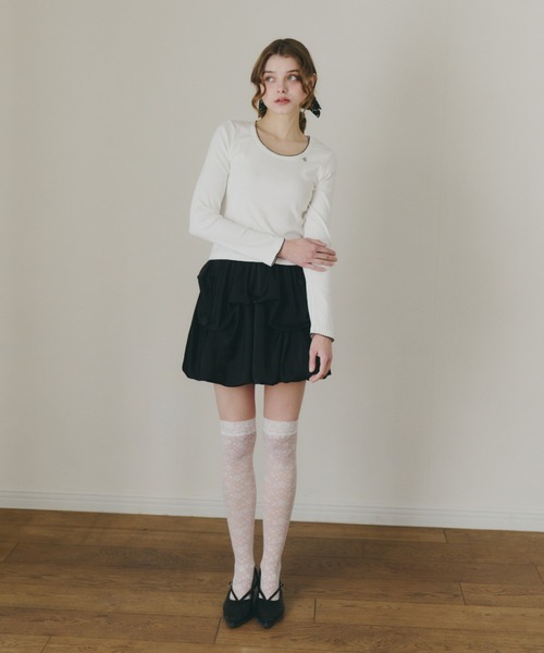 idem（イデム）の「【 ZOZO限定 】tuck balloon mini skirt / タックバルーンスカート（スカート・レディース・ブラック/アイボリー・FREE）」の4枚目の写真