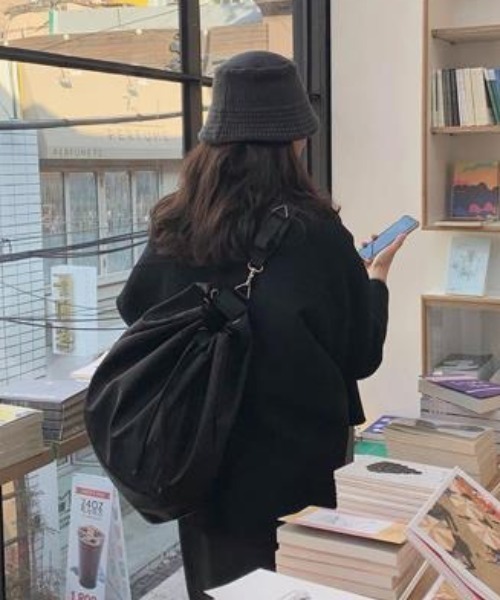 WYZ wear(ダブリューワイジィーウェア)の「2WAYナイロン巾着リュック/ナップサック/A4サイズ対応(バックパック/リュック・メンズ・ブラック/グレー・FREE)」の8枚目の写真
