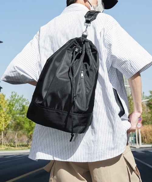 WYZ wear(ダブリューワイジィーウェア)の「2WAYナイロン巾着リュック/ナップサック/A4サイズ対応(バックパック/リュック・メンズ・ブラック/グレー・FREE)」の12枚目の写真