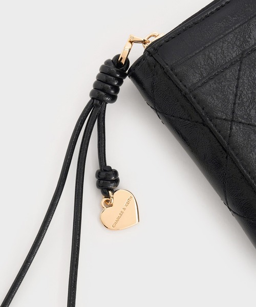 CHARLES & KEITH(チャールズ & キース)の「Apfra アップフラ キルトリストレットカードホルダー(カードケース・レディース・ブラック/クリーム/ピンク・XXS)」の6枚目の写真
