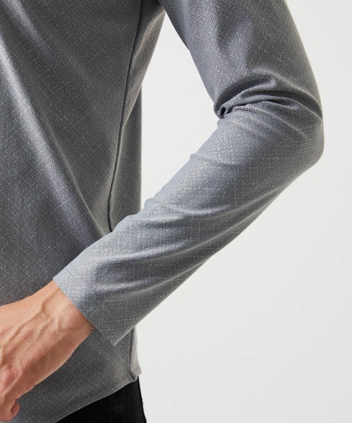 MICHEL KLEIN HOMME (ミッシェルクランオム)の「《日本製》バイアスチェック柄Vネック長袖カットソー(Tシャツ/カットソー・メンズ・ブラック/グレー・MEDIUM/LARGE/X-LARGE)」の4枚目の写真