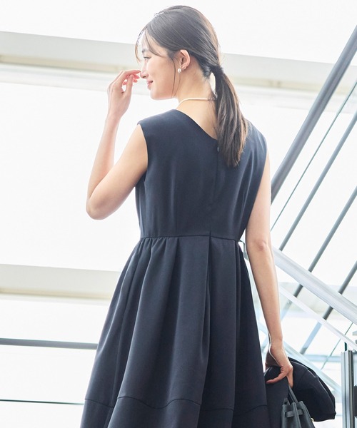 RUIRUE BOUTIQUE（ルイルエブティック）の「ストレッチ ｜ ノーカラー パールペプラム ワンピース スーツ ｜ セットアップ・オケージョンスーツ・セレモニースーツ・フォーマルスーツ・ママスーツ・ノーカラージャケット（スーツセット・レディース・ブラック/アイボリー/ダークネイビー・S/M/L/LL）」の18枚目の写真