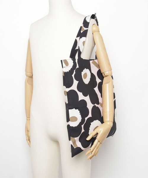 marimekko(マリメッコ)の「【ZOZO限定商品】Pieni Unikko / Bag 43x44(トートバッグ・レディース・チャコールグレー・FREE)」の5枚目の写真