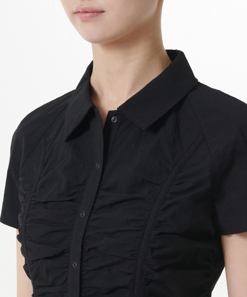 MUSINSA STANDARD WOMAN（ムシンサスタンダードウーマン）の「ウィメンズフロントシャーリング半袖シャツ[ブラック]（シャツ/ブラウス・レディース・その他・LARGE/MEDIUM/SMALL/X-SMALL/X-LARGE）」の3枚目の写真