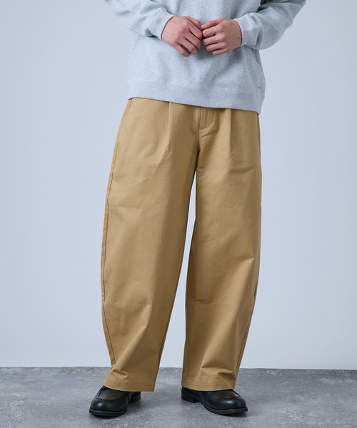 B.C STOCK（ベーセーストック）の「トラッド バレルワイドスラックス（スラックス・メンズ・ベージュ/チャコールグレー/ネイビー・MEDIUM/LARGE）」の2枚目の写真