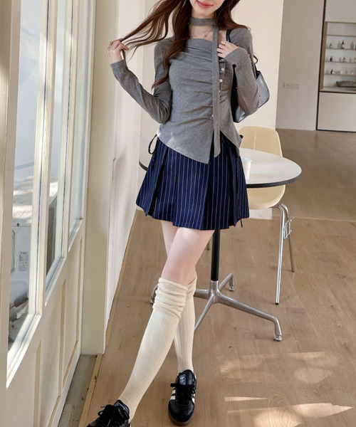 Ada.（エイダ）の「タイ付き アシンメトリーネック サイドボタンギャザー リブ トップス（Tシャツ/カットソー・レディース・アイボリー/ブラック/グレー・FREE）」の15枚目の写真