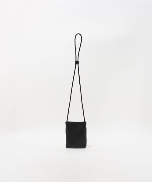 UNITED ARROWS（ユナイテッドアローズ）の「UNFINISHED LEATHER SACOCHE/アンフィニッシュドレザー サコッシュ（ショルダーバッグ・メンズ・ブラック・FREE）」の3枚目の写真