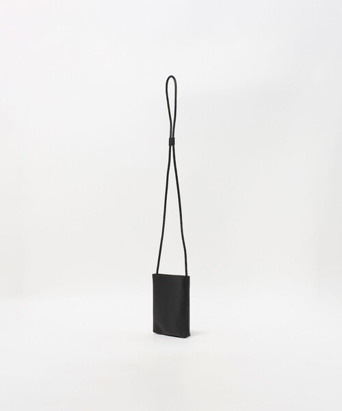 UNITED ARROWS（ユナイテッドアローズ）の「UNFINISHED LEATHER SACOCHE/アンフィニッシュドレザー サコッシュ（ショルダーバッグ・メンズ・ブラック・FREE）」の4枚目の写真