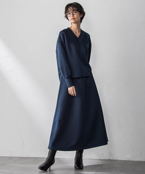 MAYSON GREY（メイソングレイ）の「軽量ボンディングスカートセットアップ≪洗濯機で洗える≫（ワンピース・レディース・オフホワイト/ブルー/ネイビー・M）」の2枚目の写真