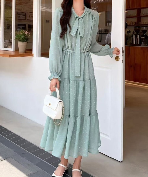 FINEnough(ファインナフ)の「ドットジャガード リボン使いティアードシフォンワンピース(ワンピース・レディース・パープル/グリーン/アイボリー/ブラック・FREE)」の6枚目の写真