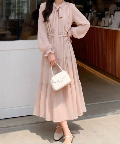 FINEnough(ファインナフ)の「ドットジャガード リボン使いティアードシフォンワンピース(ワンピース・レディース・パープル/グリーン/アイボリー/ブラック・FREE)」の20枚目の写真