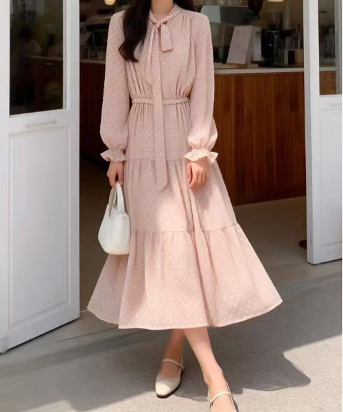 FINEnough(ファインナフ)の「ドットジャガード リボン使いティアードシフォンワンピース(ワンピース・レディース・パープル/グリーン/アイボリー/ブラック・FREE)」の22枚目の写真