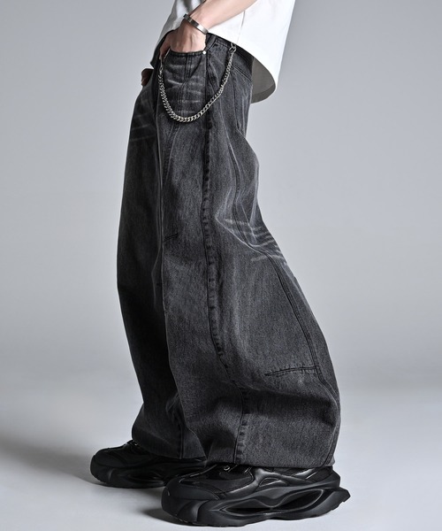 ADRER（アドラー）の「Super Wide Balloon Pants / スーパーワイド バルーンパンツ（デニムパンツ・メンズ・ブラック系1・S/XS/L/M）」の3枚目の写真