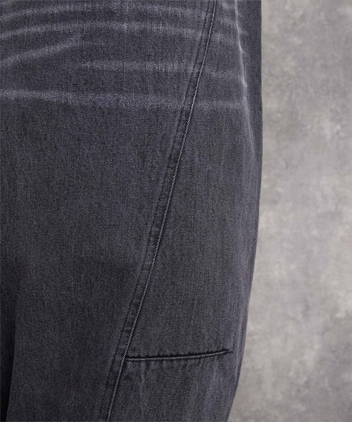 ADRER（アドラー）の「Super Wide Balloon Pants / スーパーワイド バルーンパンツ（デニムパンツ・メンズ・ブラック系1・S/XS/L/M）」の18枚目の写真