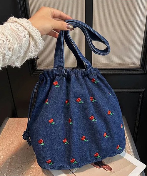 pumpkin port(パンプキンポート)の「チューリップ刺繍 巾着 トートバッグ(トートバッグ・レディース・ブラック/ブルー/ネイビー・FREE)」の12枚目の写真