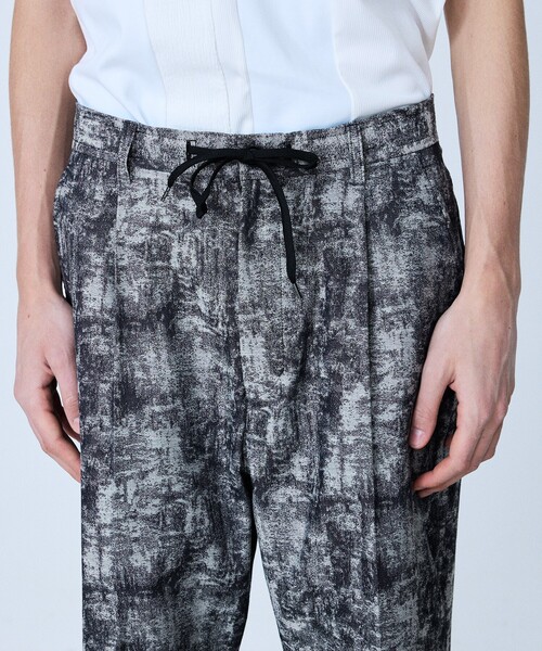 5351 POUR LES HOMMES（ゴーサンゴーイチプールオム）の「【総柄】ダンカリージャガード ワイド テーパード パンツ（その他パンツ・メンズ・ブラック/インディゴブルー・44/50/48/46）」の8枚目の写真