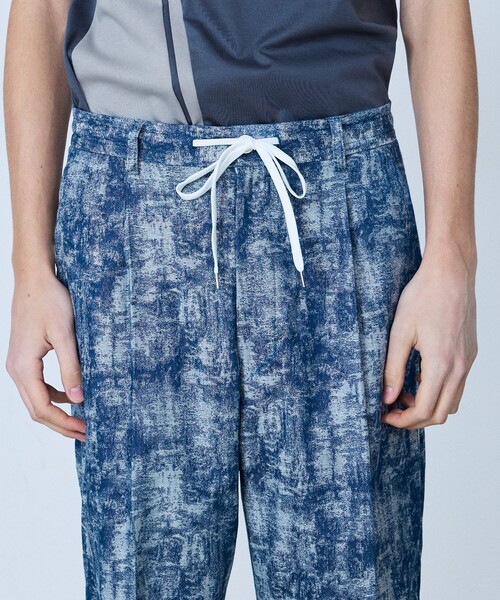 5351 POUR LES HOMMES（ゴーサンゴーイチプールオム）の「【総柄】ダンカリージャガード ワイド テーパード パンツ（その他パンツ・メンズ・ブラック/インディゴブルー・44/50/48/46）」の18枚目の写真