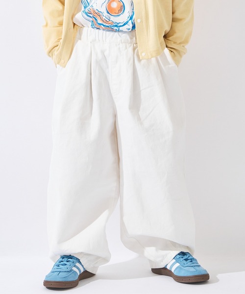 ever closet(エバークローゼット)の「はくだけ今っぽい コクーンデニムパンツ(デニムパンツ・キッズ・ブルー/グレー/ホワイト/サックスブルー・90cm/100cm/110cm/120cm/130cm/140cm/150cm)」の2枚目の写真