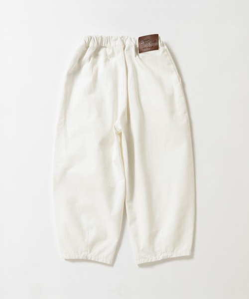 ever closet(エバークローゼット)の「はくだけ今っぽい コクーンデニムパンツ(デニムパンツ・キッズ・ブルー/グレー/ホワイト/サックスブルー・90cm/100cm/110cm/120cm/130cm/140cm/150cm)」の14枚目の写真