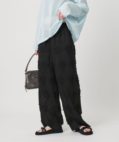 BEAUTY&YOUTH UNITED ARROWS（ビューティーアンドユースユナイテッドアローズ）の「セルロースナイロン エンブロイダリー イージーパンツ（その他パンツ・レディース・ブラック/オフホワイト・S/M）」の8枚目の写真