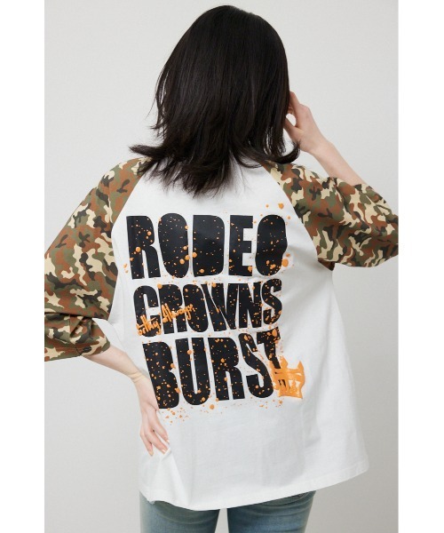 RODEO CROWNS WIDE BOWL(ロデオクラウンズワイドボウル)の「Ink Logo ラグランTシャツ(Tシャツ/カットソー・レディース・ホワイト系その他/カモフラージュ/ブラック系その他/ブルー系その他2・SMALL/MEDIUM)」の1枚目の写真