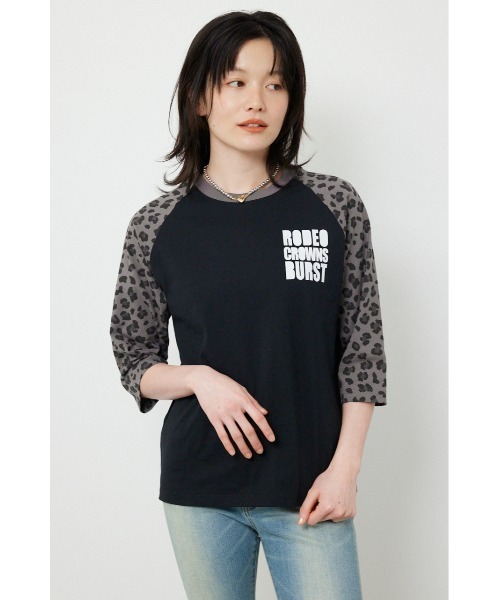 RODEO CROWNS WIDE BOWL(ロデオクラウンズワイドボウル)の「Ink Logo ラグランTシャツ(Tシャツ/カットソー・レディース・ホワイト系その他/カモフラージュ/ブラック系その他/ブルー系その他2・SMALL/MEDIUM)」の6枚目の写真