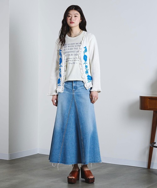 ROSE BUD（ローズバッド）の「(mag.by c)FLOWER EMBROIDERY KNIT CARDIGAN（カーディガン/ボレロ・レディース・ホワイト/ブラック・ONE SIZE）」の5枚目の写真