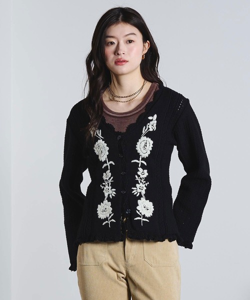 ROSE BUD（ローズバッド）の「(mag.by c)FLOWER EMBROIDERY KNIT CARDIGAN（カーディガン/ボレロ・レディース・ホワイト/ブラック・ONE SIZE）」の10枚目の写真