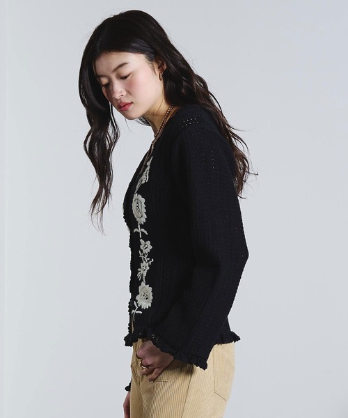 ROSE BUD（ローズバッド）の「(mag.by c)FLOWER EMBROIDERY KNIT CARDIGAN（カーディガン/ボレロ・レディース・ホワイト/ブラック・ONE SIZE）」の11枚目の写真