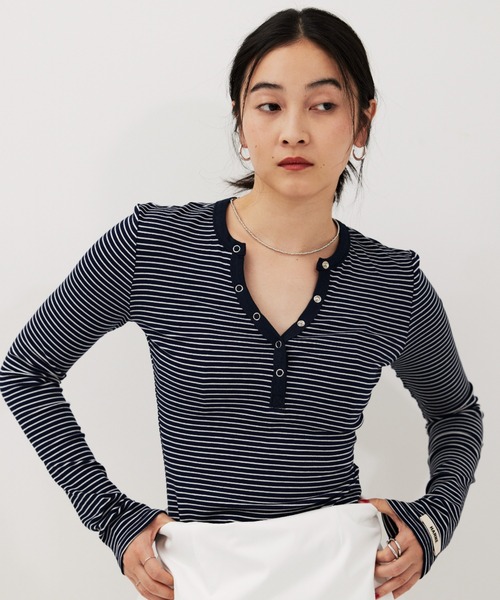 HANNE（アン）の「スナップボタンヘンリーネックロンTEE（Tシャツ/カットソー・レディース・レッド/ホワイト/ネイビー・FREE）」の22枚目の写真