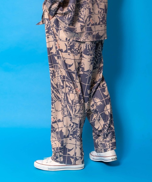 ScoLar Parity（スカラーパリティ）の「361115：メルヘン恐竜柄orレトロ障子柄 ベルト付きパンツ（その他パンツ・レディース・ブルー/チャコールグレー・M）」の8枚目の写真