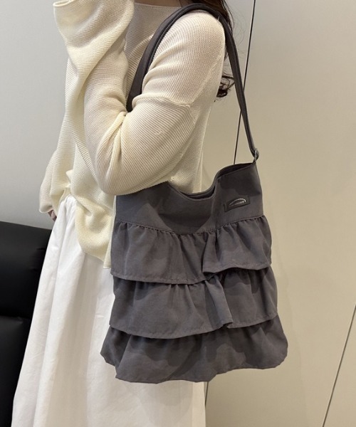 SHEPP(シープ)の「【A4サイズ対応可】ティアードフリル ショルダーバッグ(ショルダーバッグ・レディース・グレー/ブラック/サックスブルー/ピンク/アイボリー・F)」の6枚目の写真