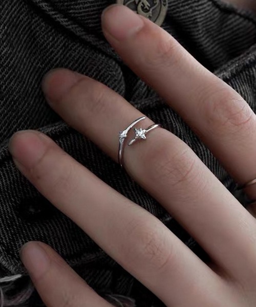 DiamondHearts(ダイヤモンドハーツ)の「スターオープンリング ミディリング(リング・レディース・シルバー・FREE)」の5枚目の写真