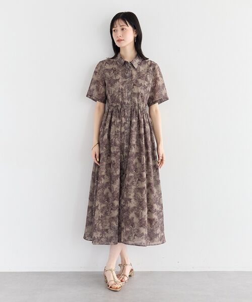YECCA VECCA（イェッカヴェッカ）の「サファリ柄フレアシャツワンピース（シャツワンピース・レディース・オフホワイト/ベージュ・FREE）」の4枚目の写真