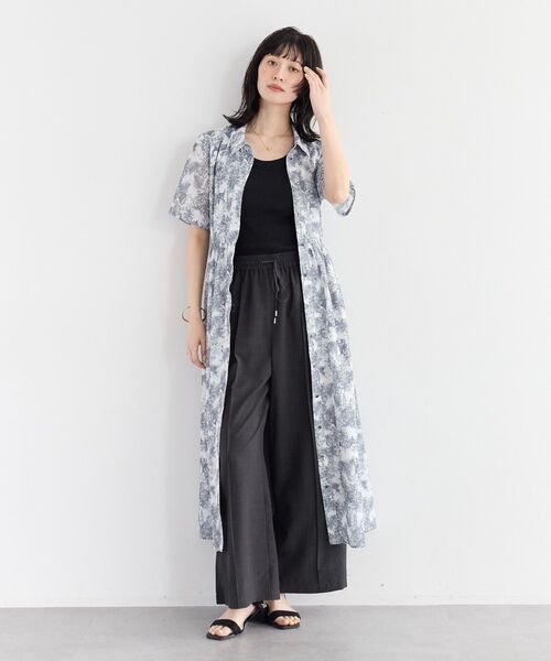 YECCA VECCA（イェッカヴェッカ）の「サファリ柄フレアシャツワンピース（シャツワンピース・レディース・オフホワイト/ベージュ・FREE）」の5枚目の写真